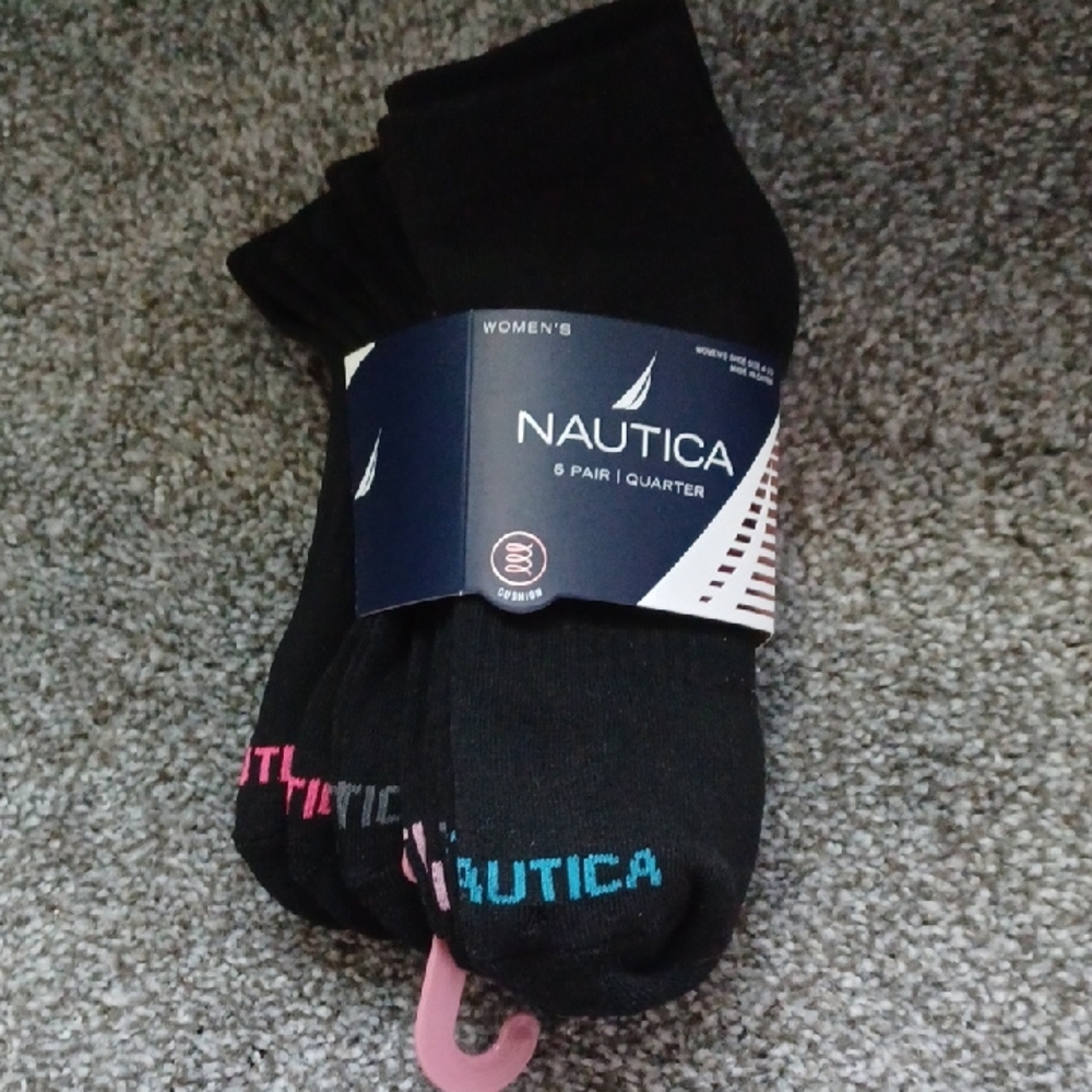 5 New Pairs Nautica Women's Quarter Socks Black